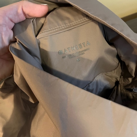 Athleta Women’s Run With It Lightweight Jacket - Picture 8 of 8